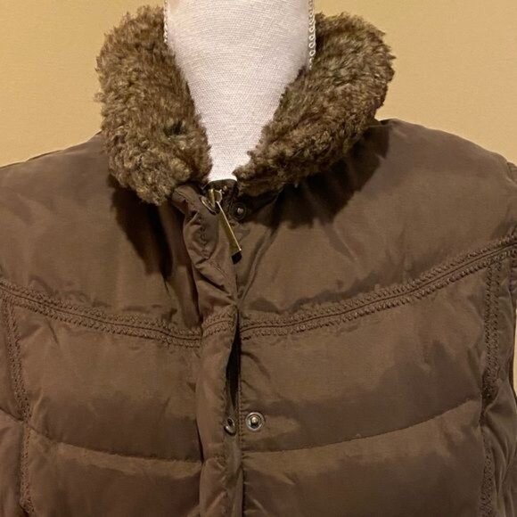 Eddie Bauer Women’s Goose Down Puffer Vest Size Large Brown Faux Fur Collar - Picture 5 of 10